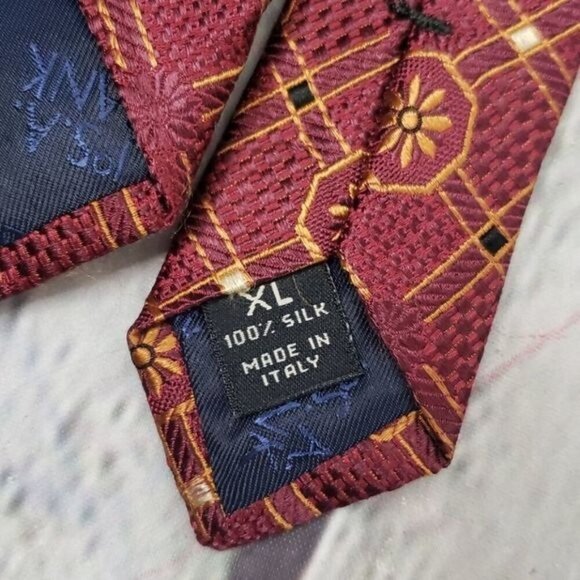Jos. A. BANK Silk Red Flower Tie Made in Italy - Picture 3 of 8